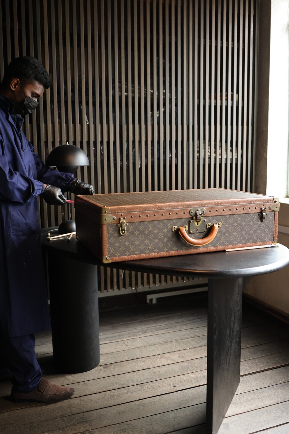 A bag restored at the Margo & Smith atelier