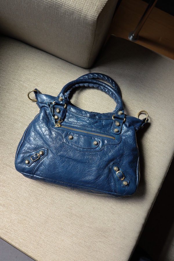 A bag restored at the Margo & Smith atelier